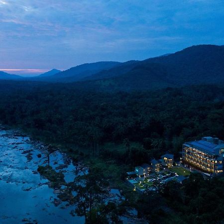 Niraamaya Retreats Samroha Athirappilly Exterior photo