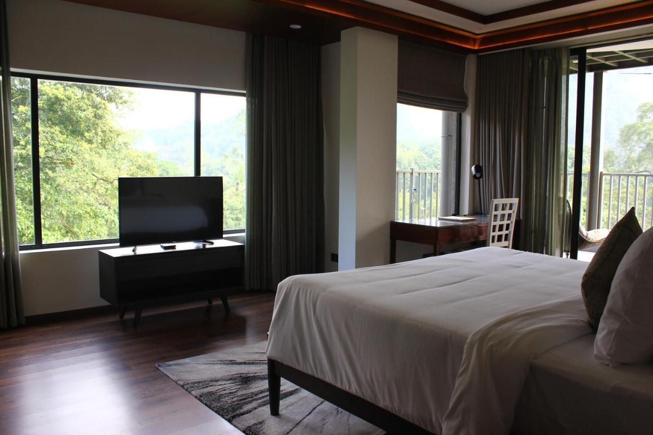 Niraamaya Retreats Samroha Athirappilly Exterior photo