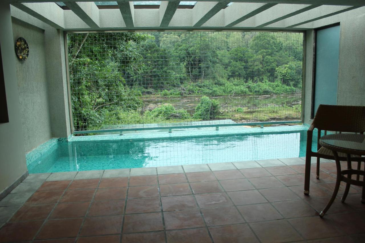 Niraamaya Retreats Samroha Athirappilly Exterior photo