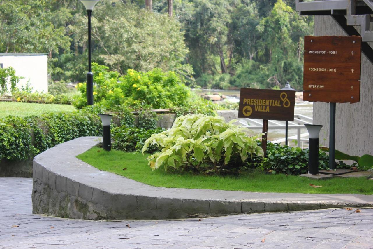 Niraamaya Retreats Samroha Athirappilly Exterior photo