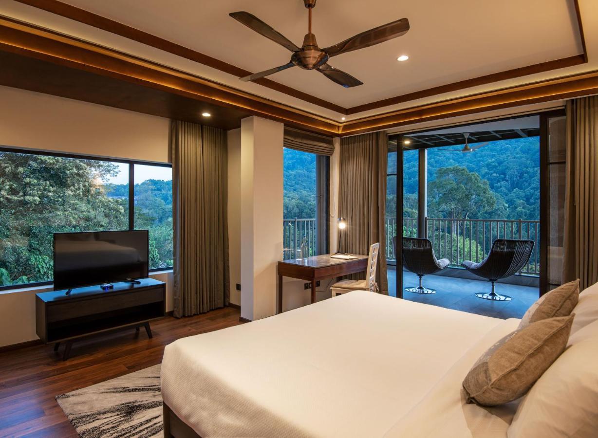 Niraamaya Retreats Samroha Athirappilly Exterior photo