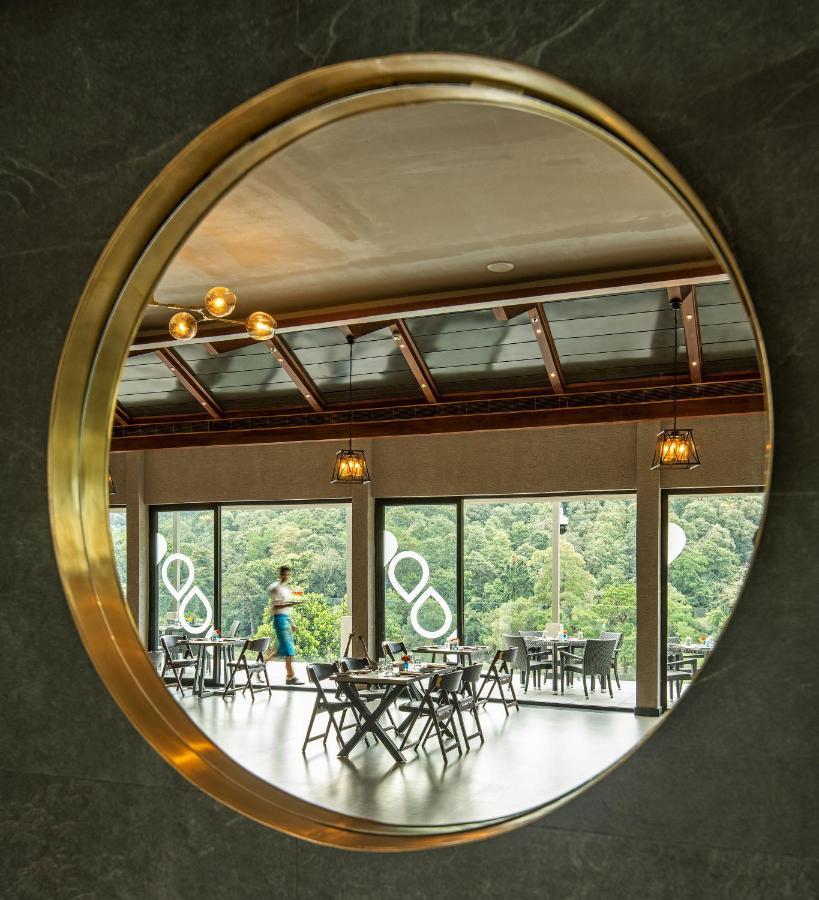 Niraamaya Retreats Samroha Athirappilly Exterior photo