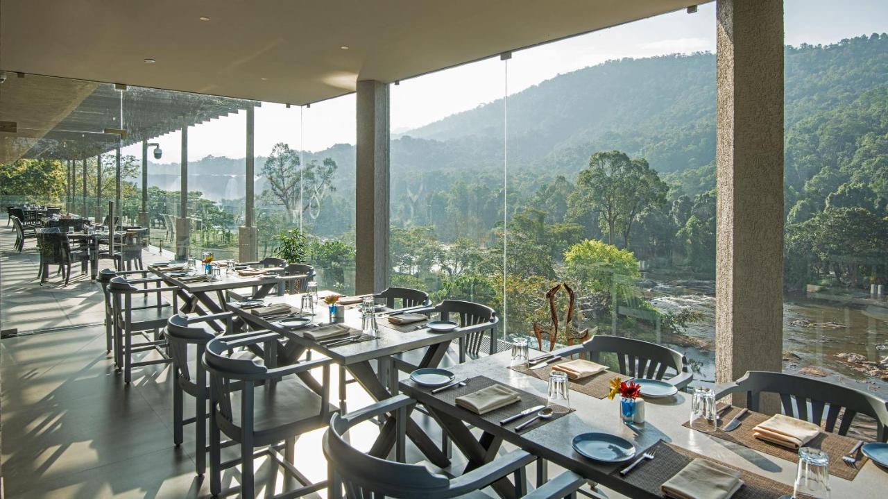 Niraamaya Retreats Samroha Athirappilly Exterior photo